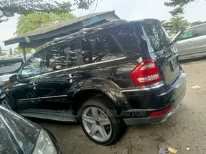 Mercedes-Benz GL-Class GL 550 2010 Black
