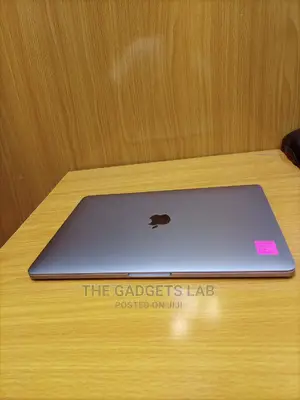 Laptop Apple MacBook Pro 2017 8GB Intel Core I5 SSD 256GB