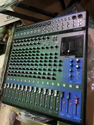 Original Yamaha Mixer 16 Channel Mg16xu