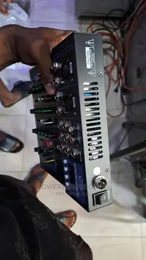4 Channel Mini DJ Mixer for Studios/ Clubs/ Event Centres