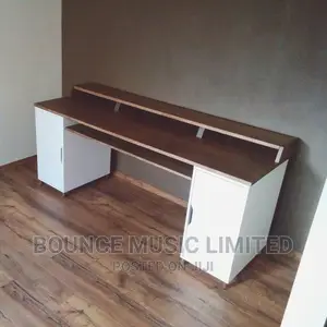 Studio Desk With Lucker