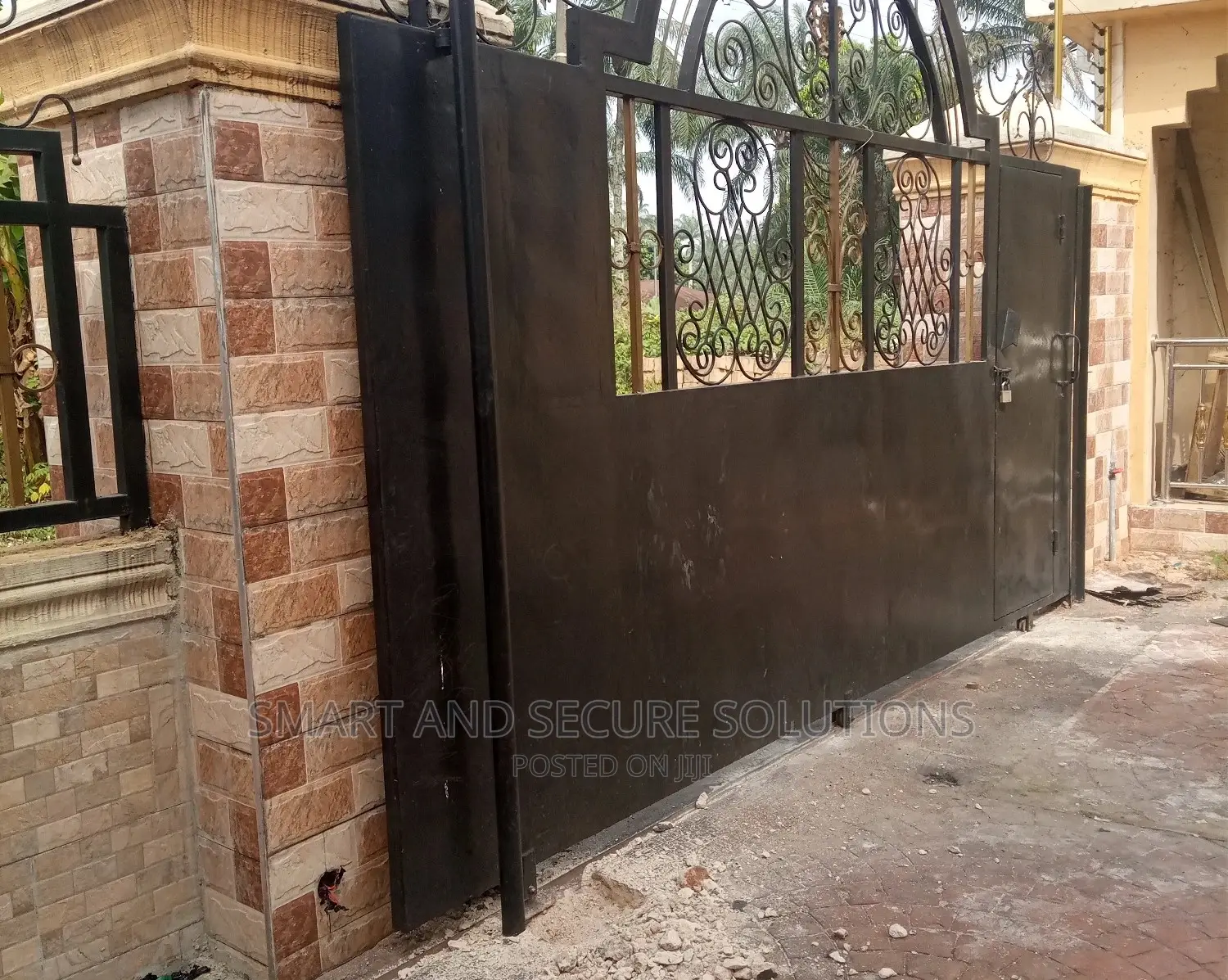 Automatic/Remote Control Gate Installer
