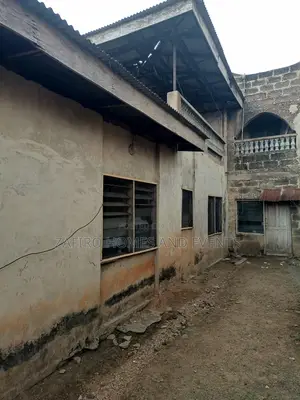 Photo - 8bdrm House in Ile Anu, Akala Express for Sale