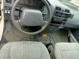 Toyota HiAce 2003 White