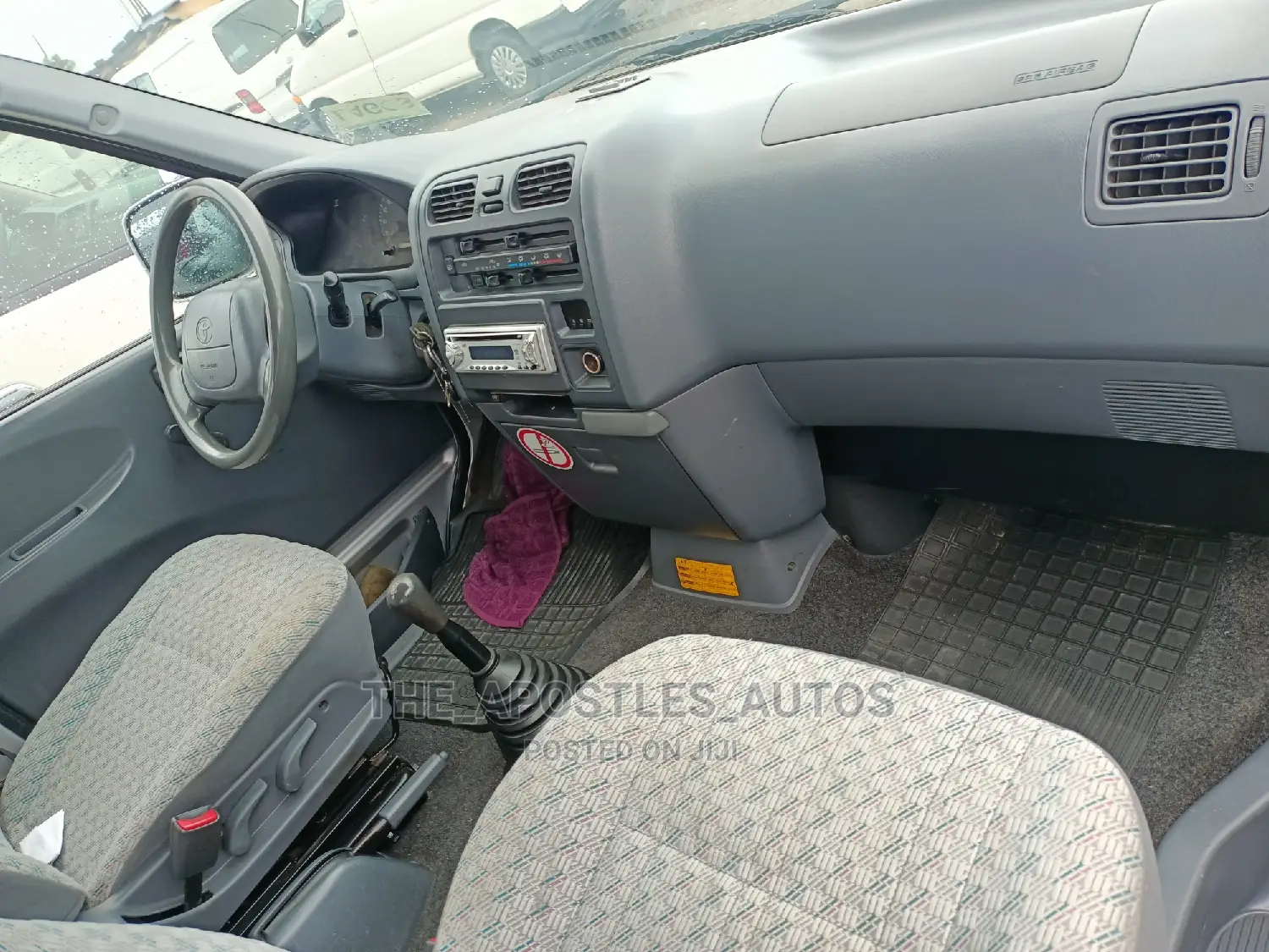Toyota HiAce 2004 Silver