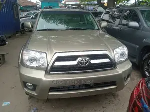 Toyota 4-Runner Limited V8 2008 Gold
