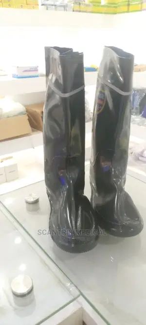 Portable Safety Boots for Medical and Chemical