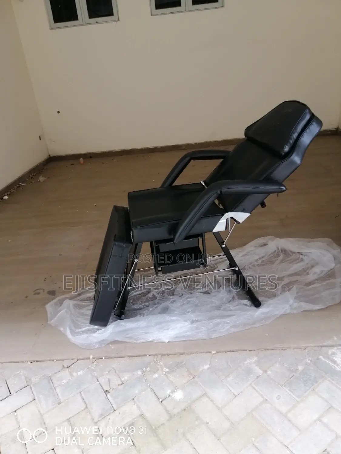 Massage Bed (Adjustable)