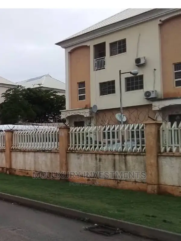 Furnished 3bdrm Duplex in Karmo, Garki 1 for sale