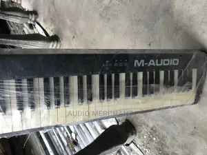 Maudio Keystation 61 Midi Controller Keyboard
