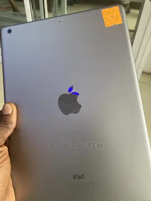 Apple iPad Air 32 GB Gray