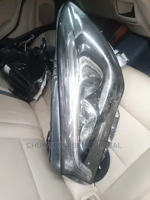 Head Lamp a Class 2021 Model