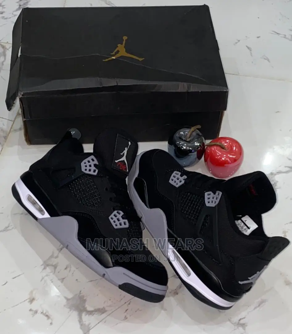Jordan 4 Retro