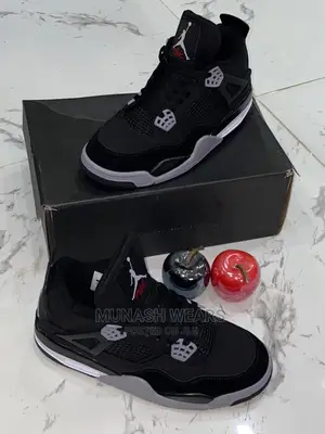 Jordan 4 Retro