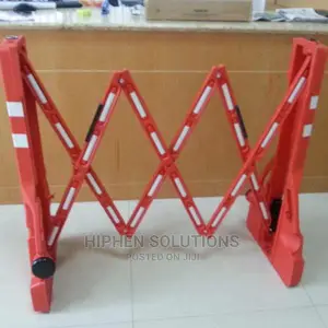 White Red Water Filled Traffic Retractable Fence
