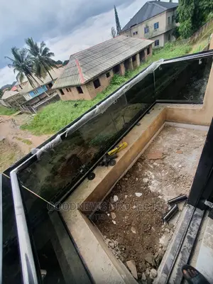 10mm Frameless Glass Handrail
