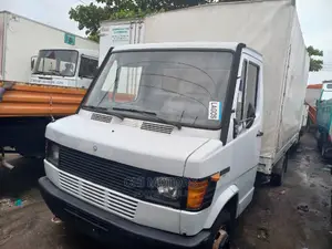 Mercedes Truck 4100 Pickup