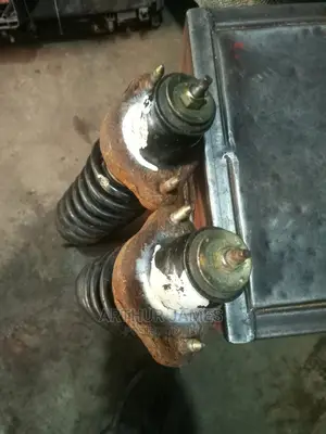 Front Shock Toyota Corolla and Toyota Matrix 2005