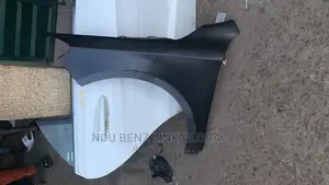 Mercedes Benz Cla Fender Set,