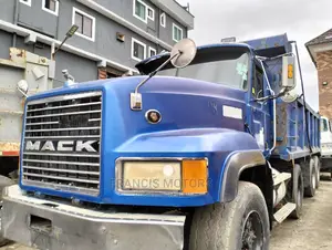 Mack CH Truck 2004 With Bucket