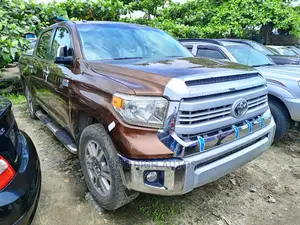 Toyota Tundra 2017 Brown