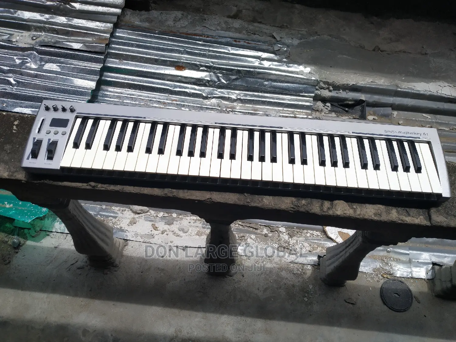 Acron Masterkey 61 Midi Controller