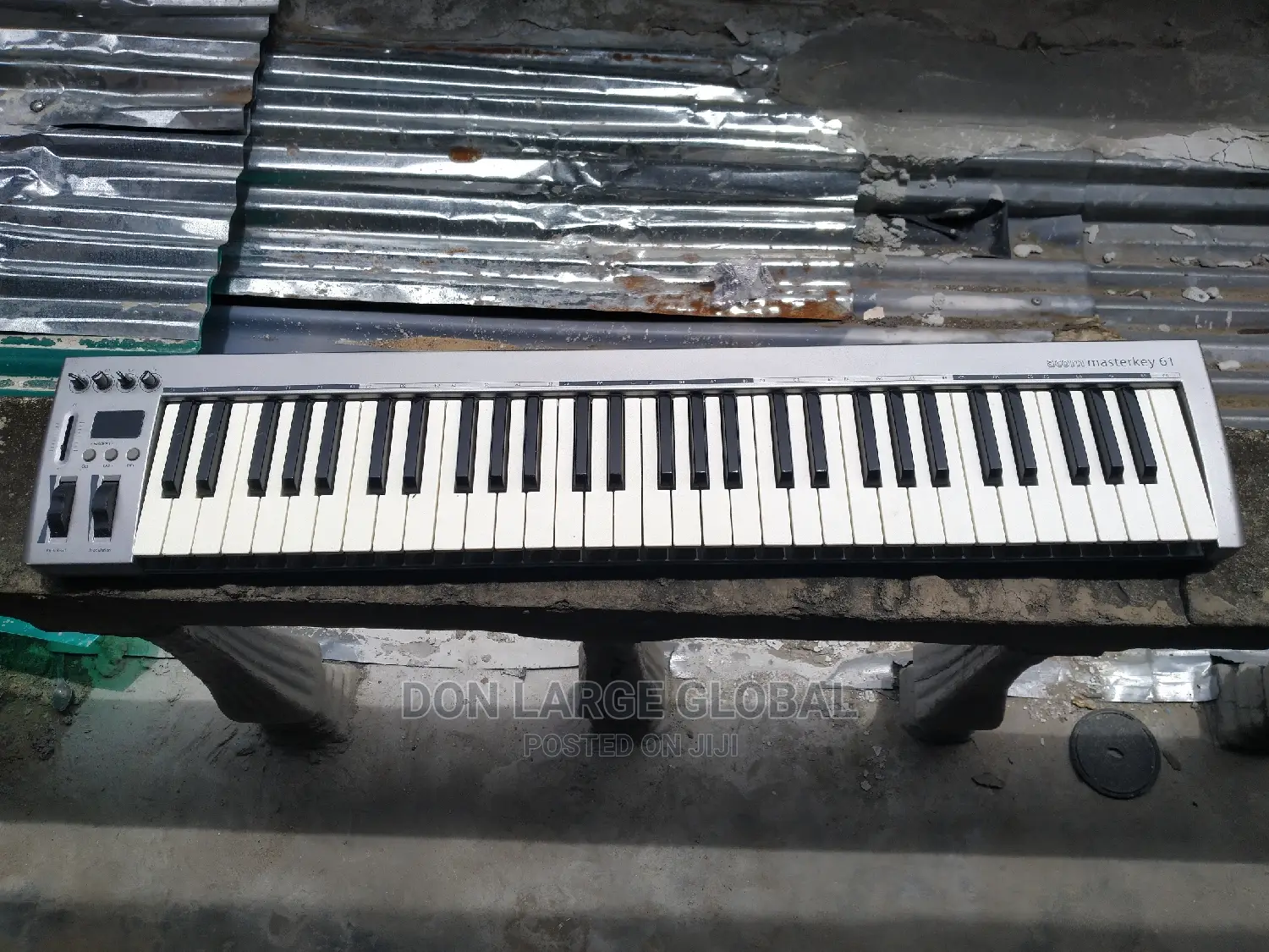 Acron Masterkey 61 Midi Controller
