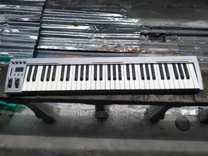 Acron Masterkey 61 Midi Controller
