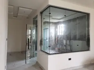 10mm Tempered Fixed Glass With Black Accessories