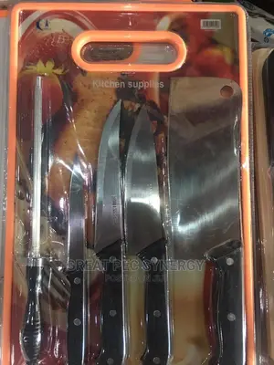 Chopping Board With Knives