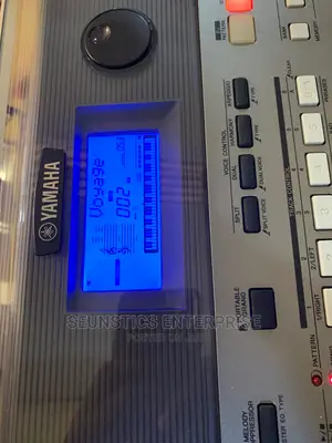 Quality Yamaha PSR E443 Keyboard/Piano