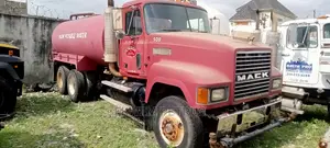 American Used 20000ltrs Roads Mack Water Tank Sprayer Truck