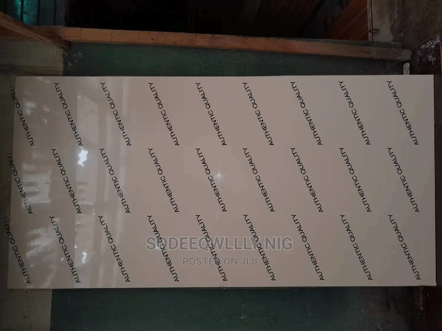 Cream Glass Board