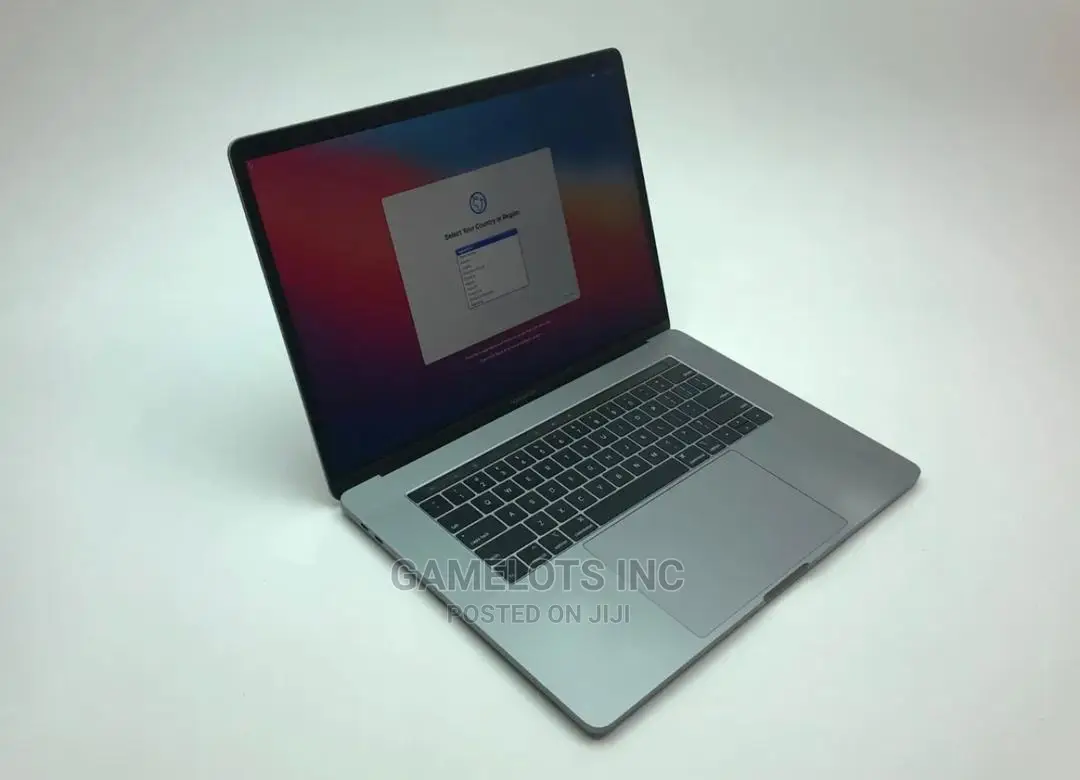 Laptop Apple MacBook Pro 2018 32GB Intel Core i9 SSD 512GB