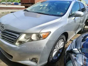 Toyota Venza 2010 Silver