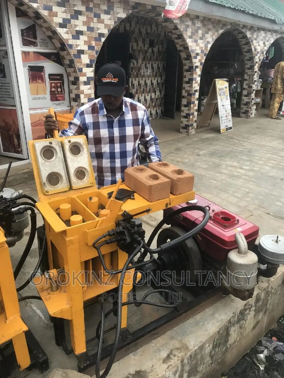 Red Bricks Machines