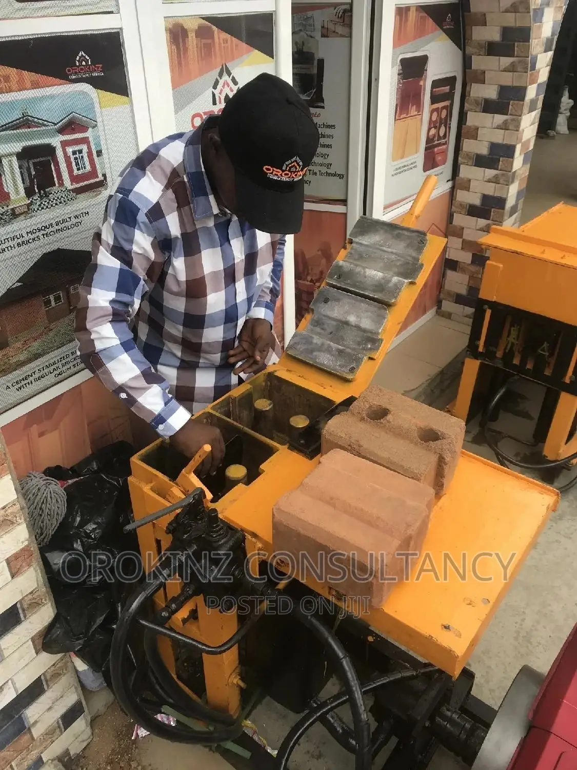 Red Bricks Machines