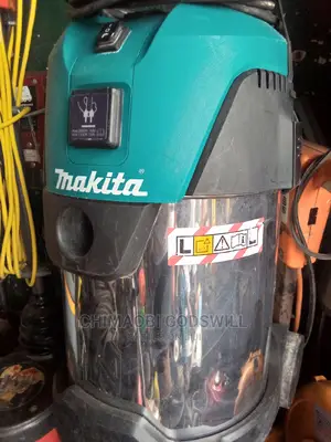 Industrial Vacuum Cleaner