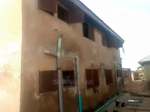 For Sale 20 Units of Rooms Face Me and Face House