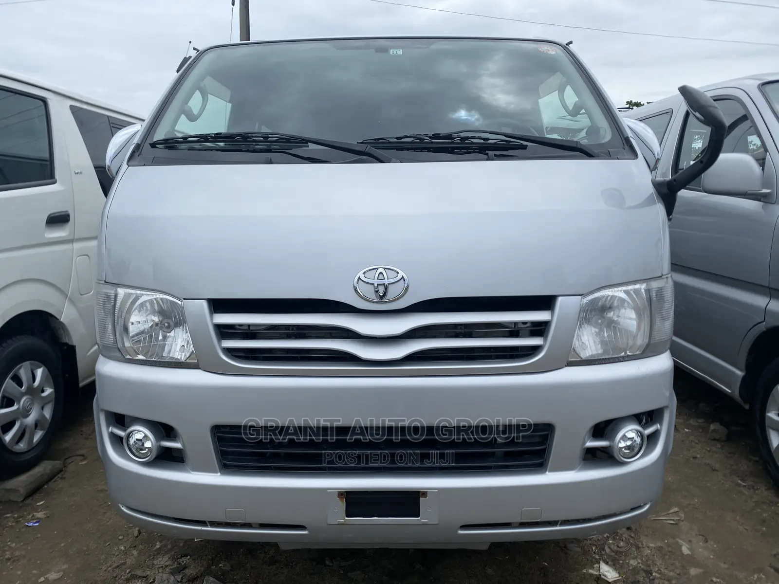 Toyota HiAce 2011 Silver