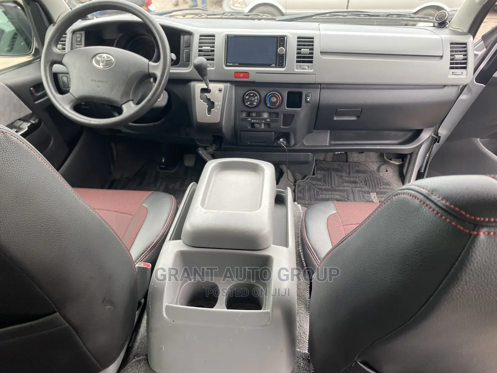 Toyota HiAce 2011 Silver