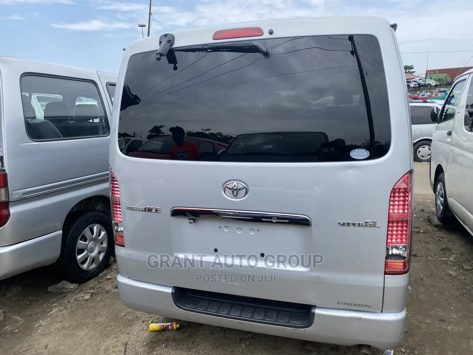 Toyota HiAce 2011 Silver