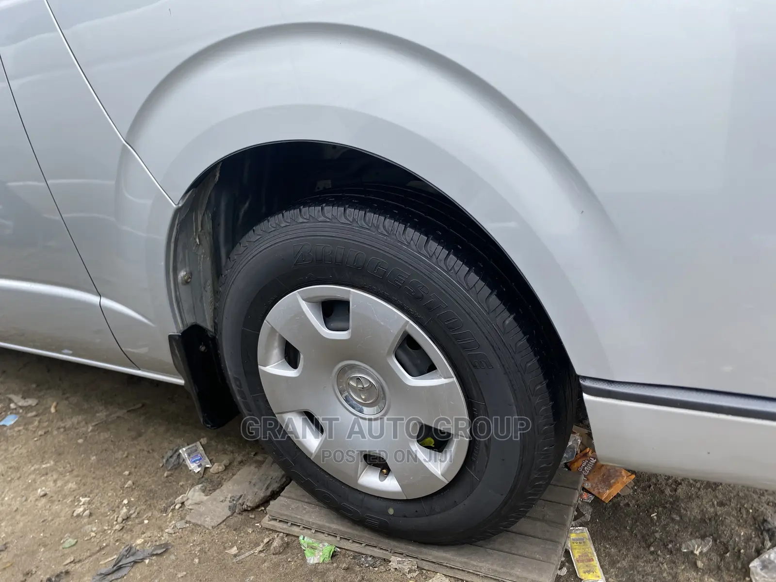 Toyota HiAce 2011 Silver