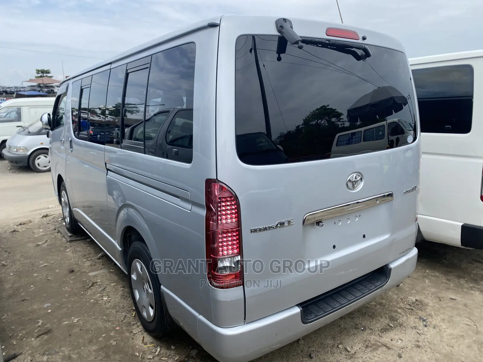 Toyota HiAce 2011 Silver