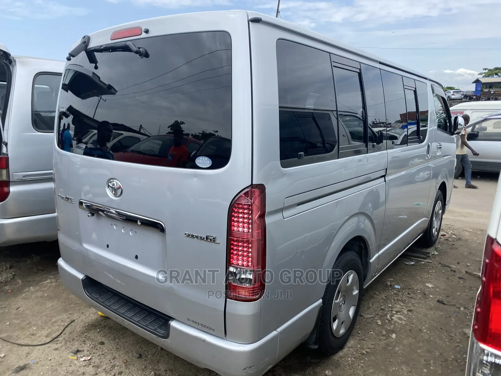 Toyota HiAce 2011 Silver
