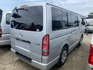 Toyota HiAce 2011 Silver