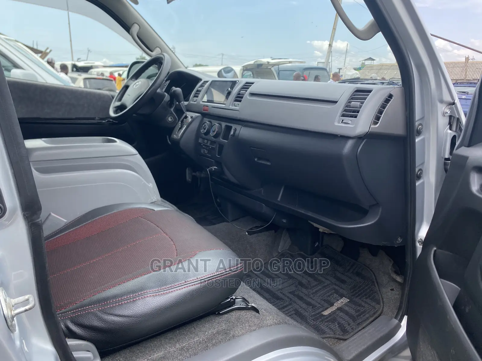 Toyota HiAce 2011 Silver