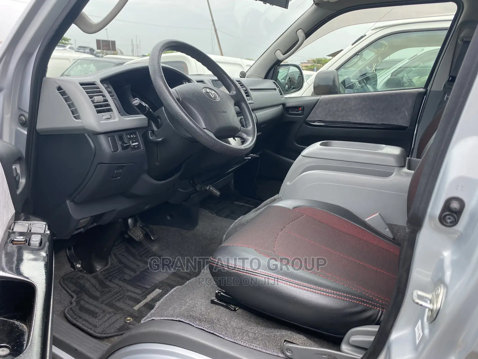 Toyota HiAce 2011 Silver