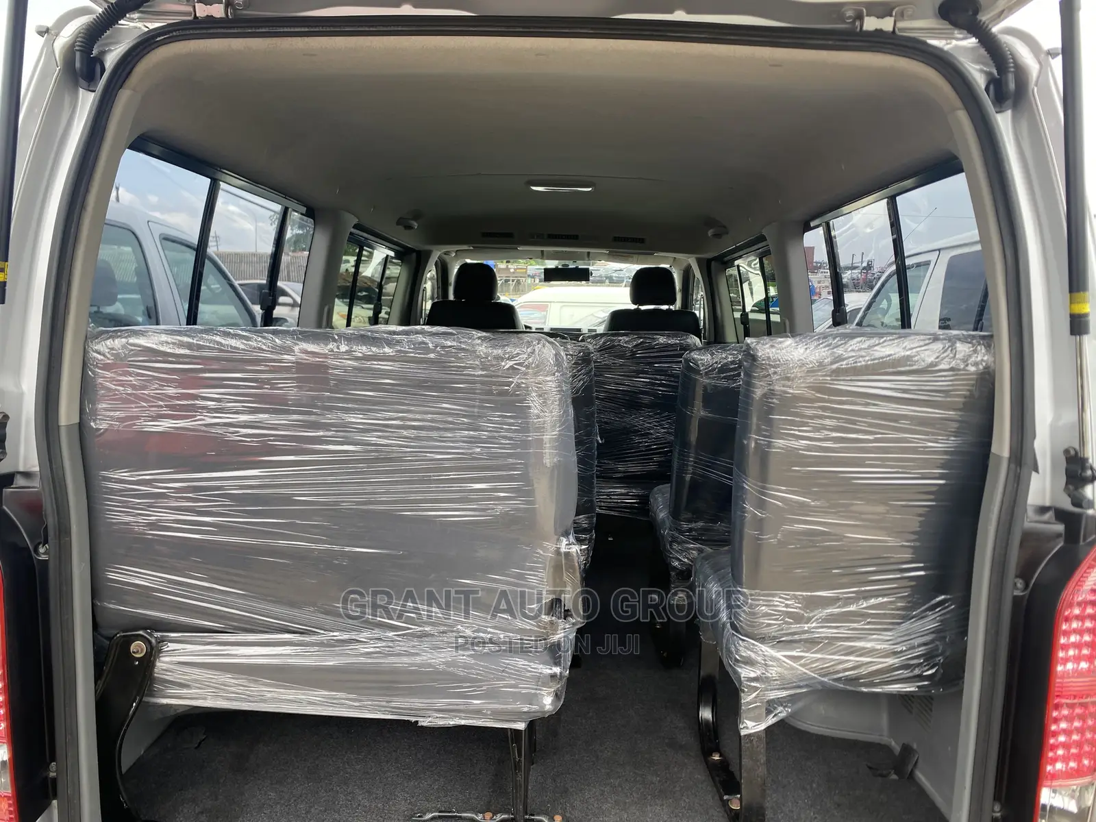 Toyota HiAce 2011 Silver