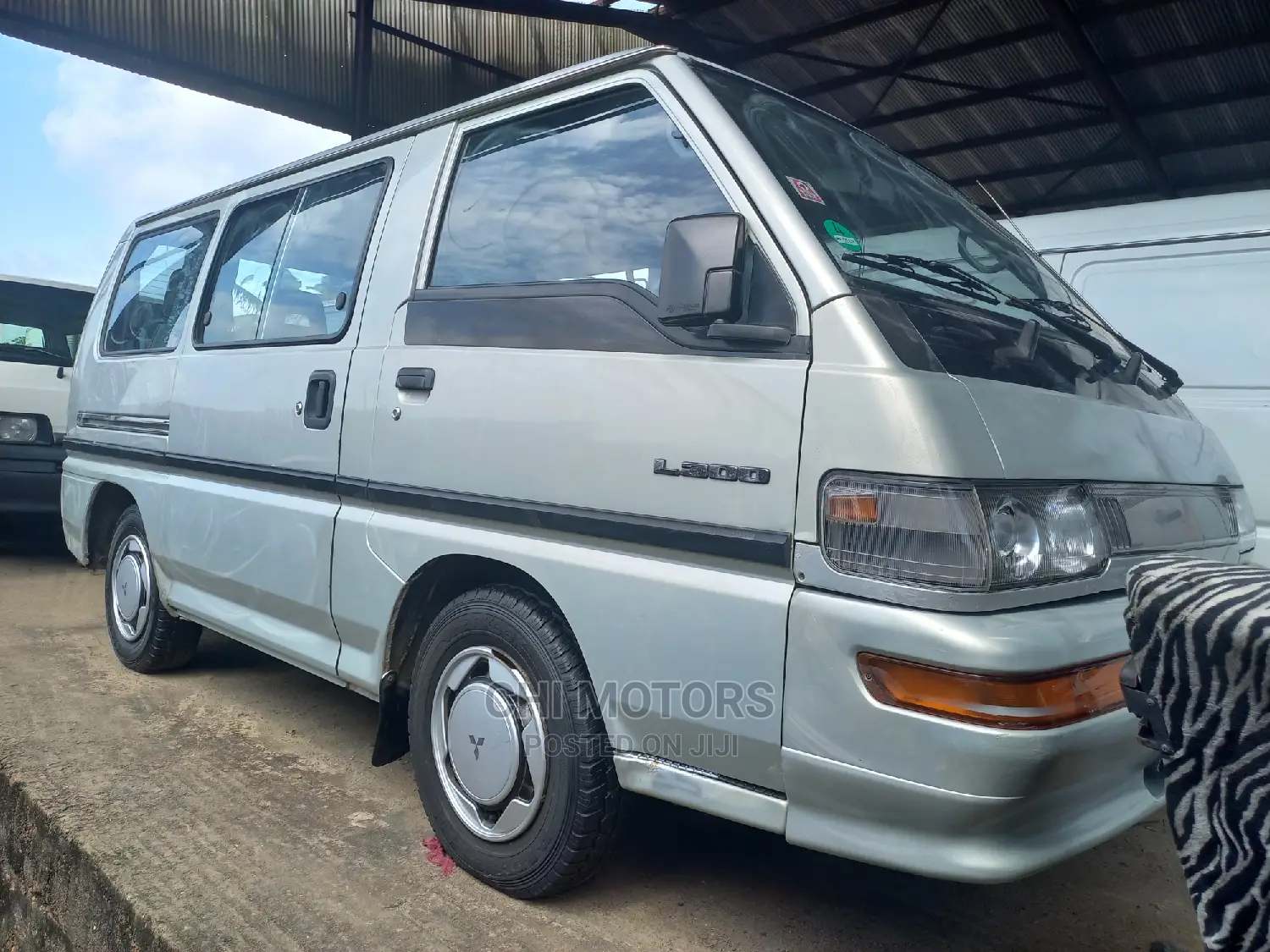 Mitsubishi L300 2004 Silver